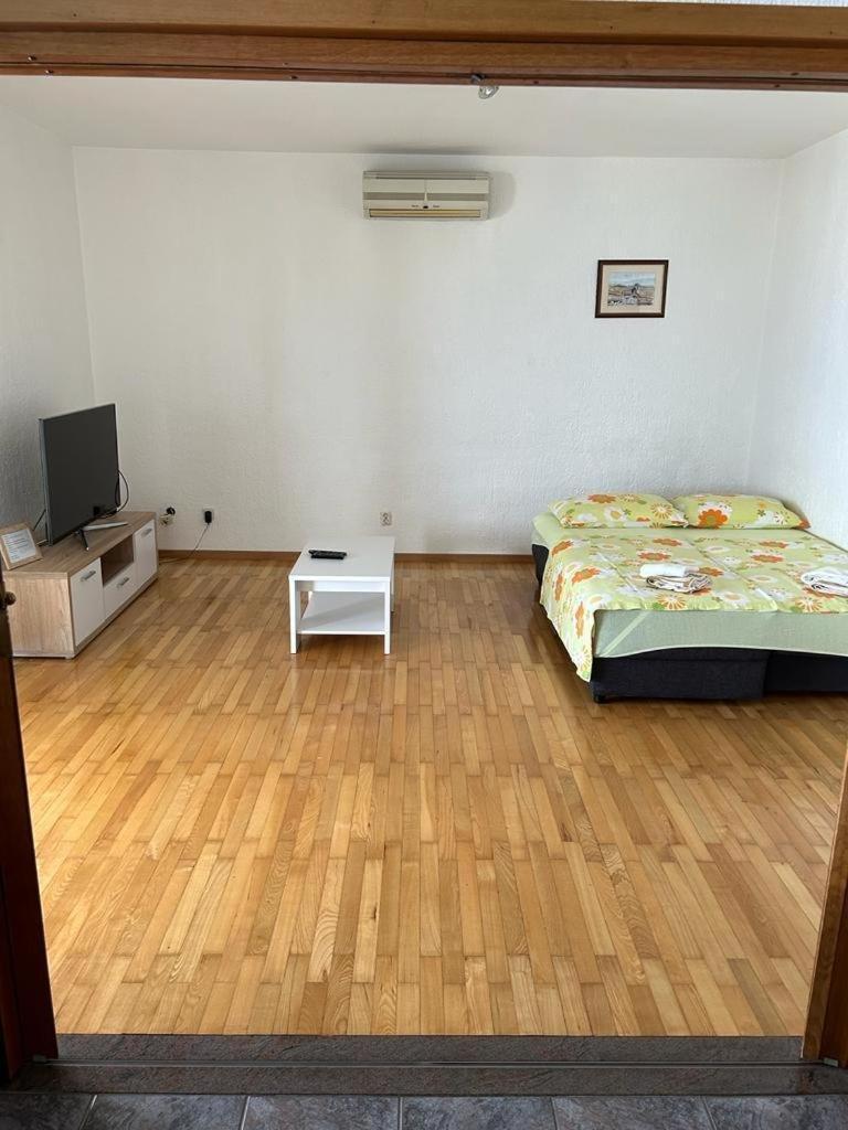 Apartments By The Sea Slatine, Ciovo - 1128 Exterior foto
